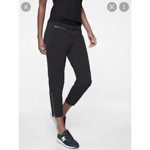 Athleta Trekkie Crop Pants Womens 4 Black Zip Pockets Athleisure Active
